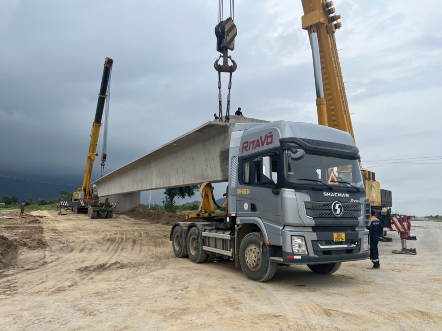 Vận chuyển và lao lắp